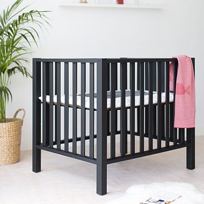 Parc d’un nouveau-né : L’espace pour un éveil tout en respectant les micros-siestes de votre bébé
